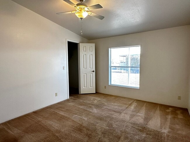 Building Photo - Coolidge 3 Bedroom 2 Bathroom Home Under $1,500!