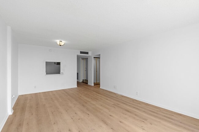 Building Photo - 480 Executive Center Dr