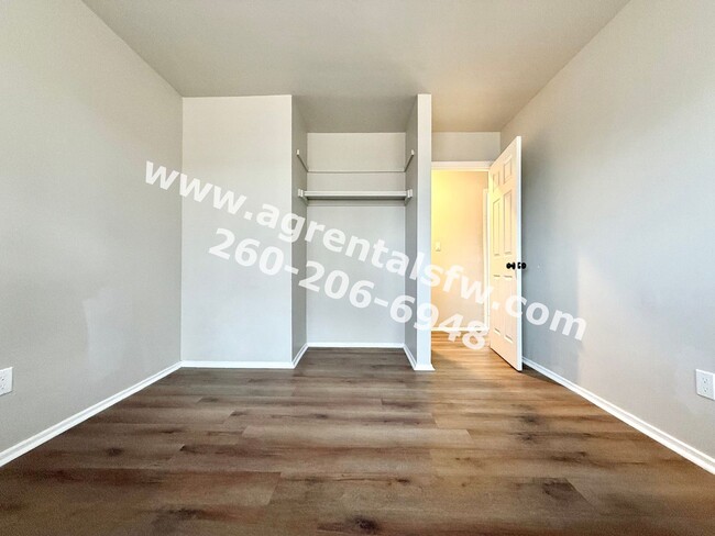 Building Photo - 3 Bedroom