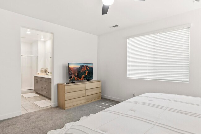 Building Photo - 76273 Cornell Wy