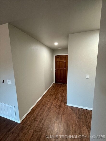 Building Photo - 8905 E 92nd Ct