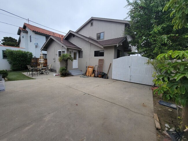 Building Photo - 249