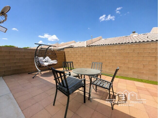 Building Photo - 3-bedroom, 2-bathroom home in Yuma Meadows