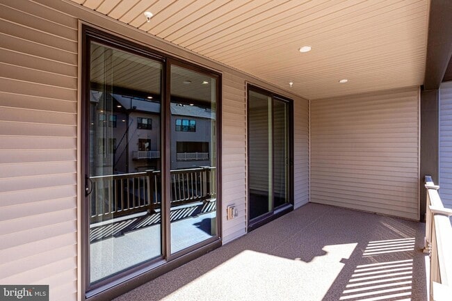 Building Photo - 43469 Grandmoore St