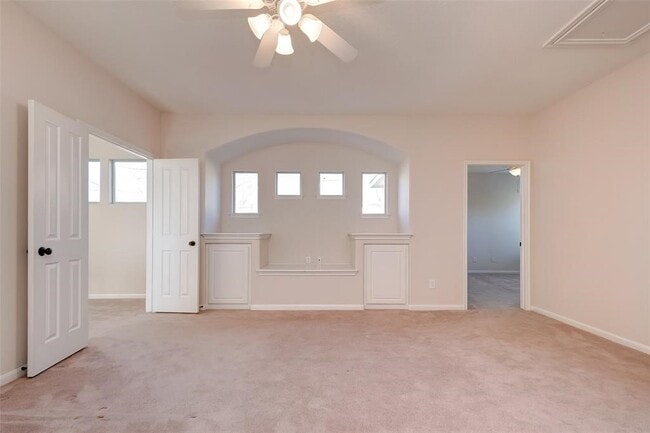 Building Photo - 34 N Longsford Cir