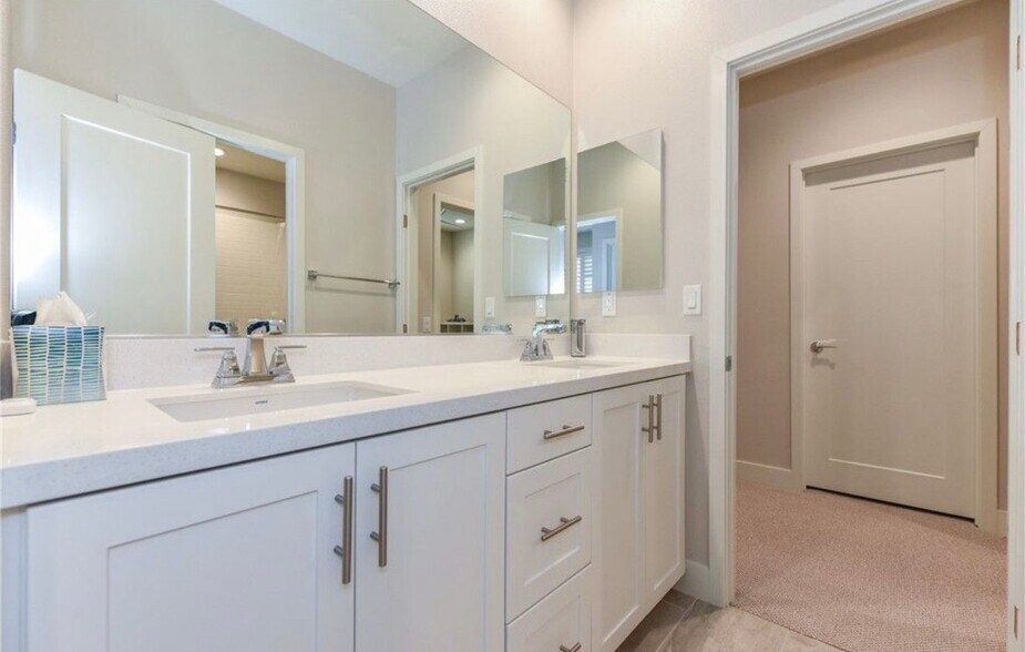 Building Photo - 123 Tenor