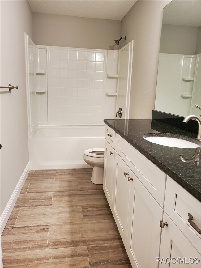 Building Photo - 8687 N Paradisea Dr