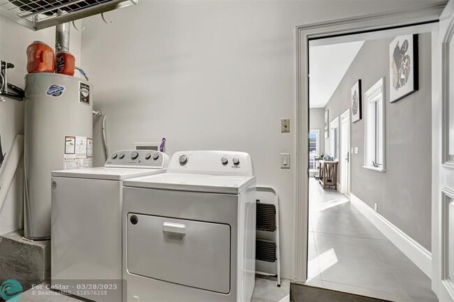 Building Photo - 1304 Mandarin Isle