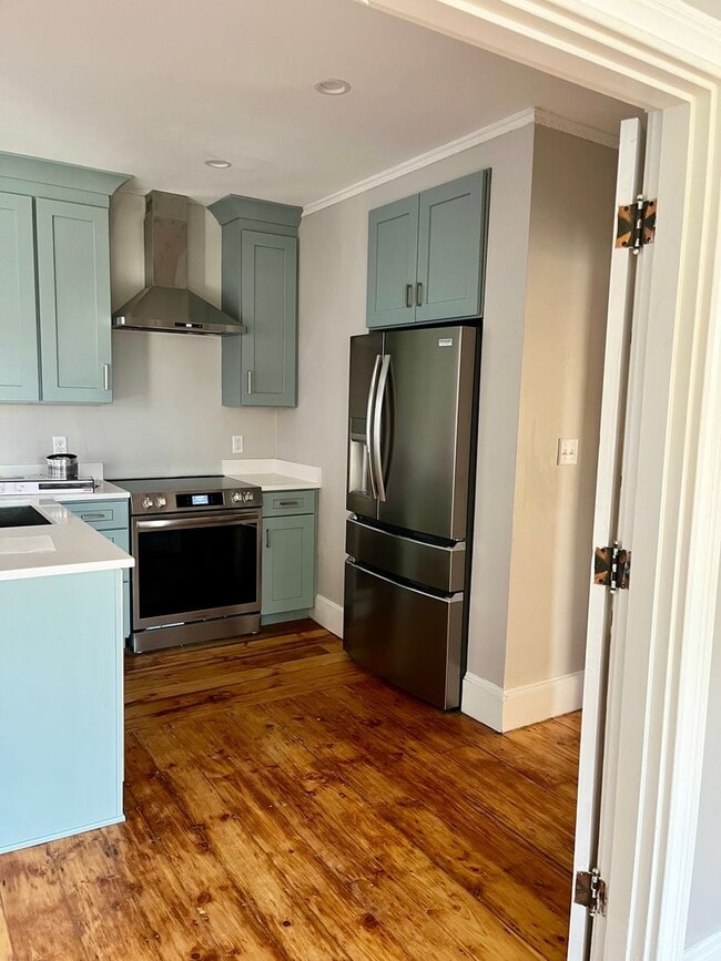 Building Photo - 130 Neal St