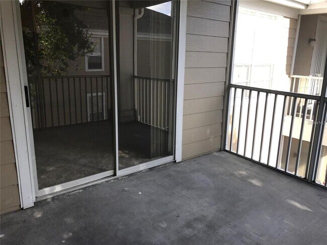 Building Photo - 13015 Plantation Park Cir