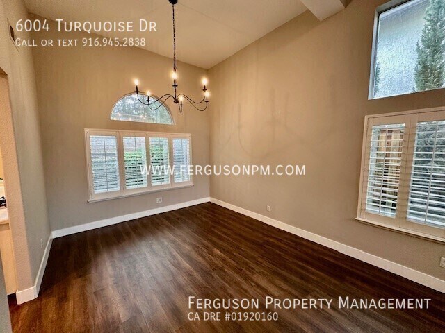 Building Photo - 6004 Turquoise Dr