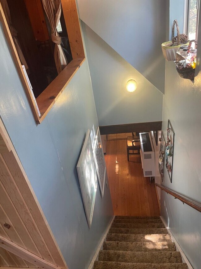 Building Photo - Lovely Home: 2BR+Bonus at Cul-De-Sac in Gr...