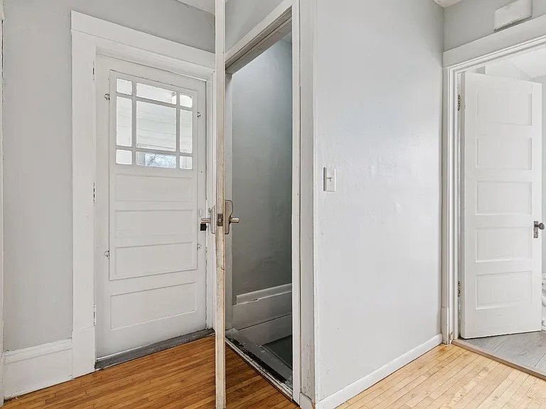 Building Photo - 2805 28th Ave S