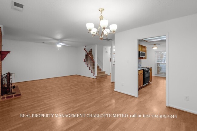 Building Photo - Charming HOME in Prime South Charlotte Location!