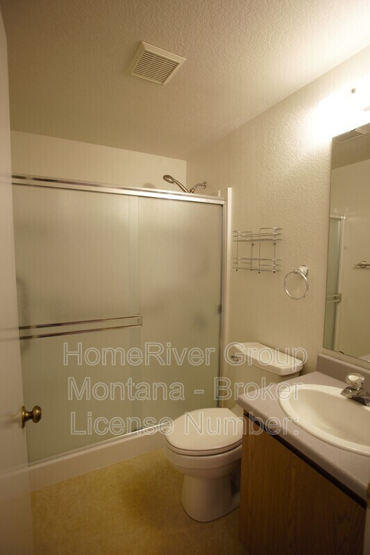Building Photo - 2720 Crystal Ct