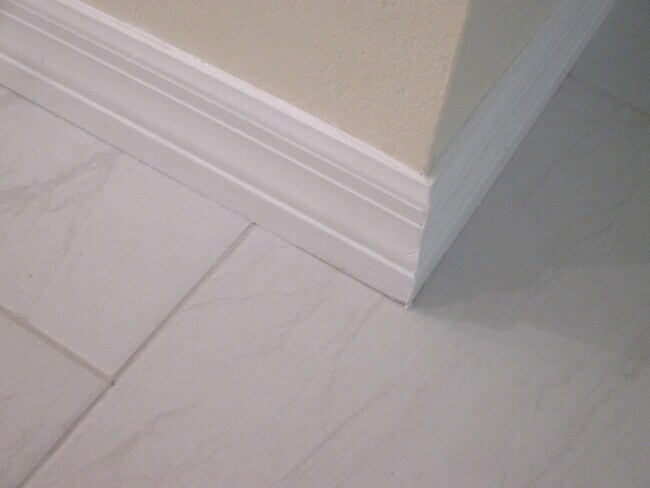 Building Photo - 224 Lake Dora Dr