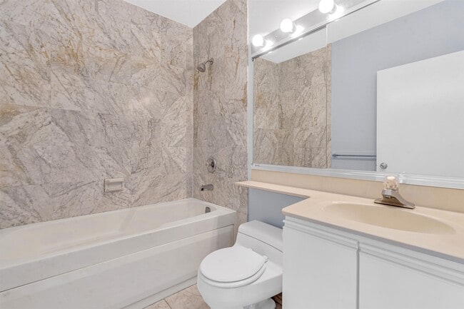 Building Photo - 45 River Dr S