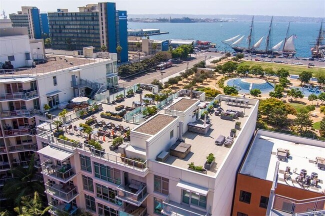 VIew of the rooftop common area - 1431 Pacific Hwy