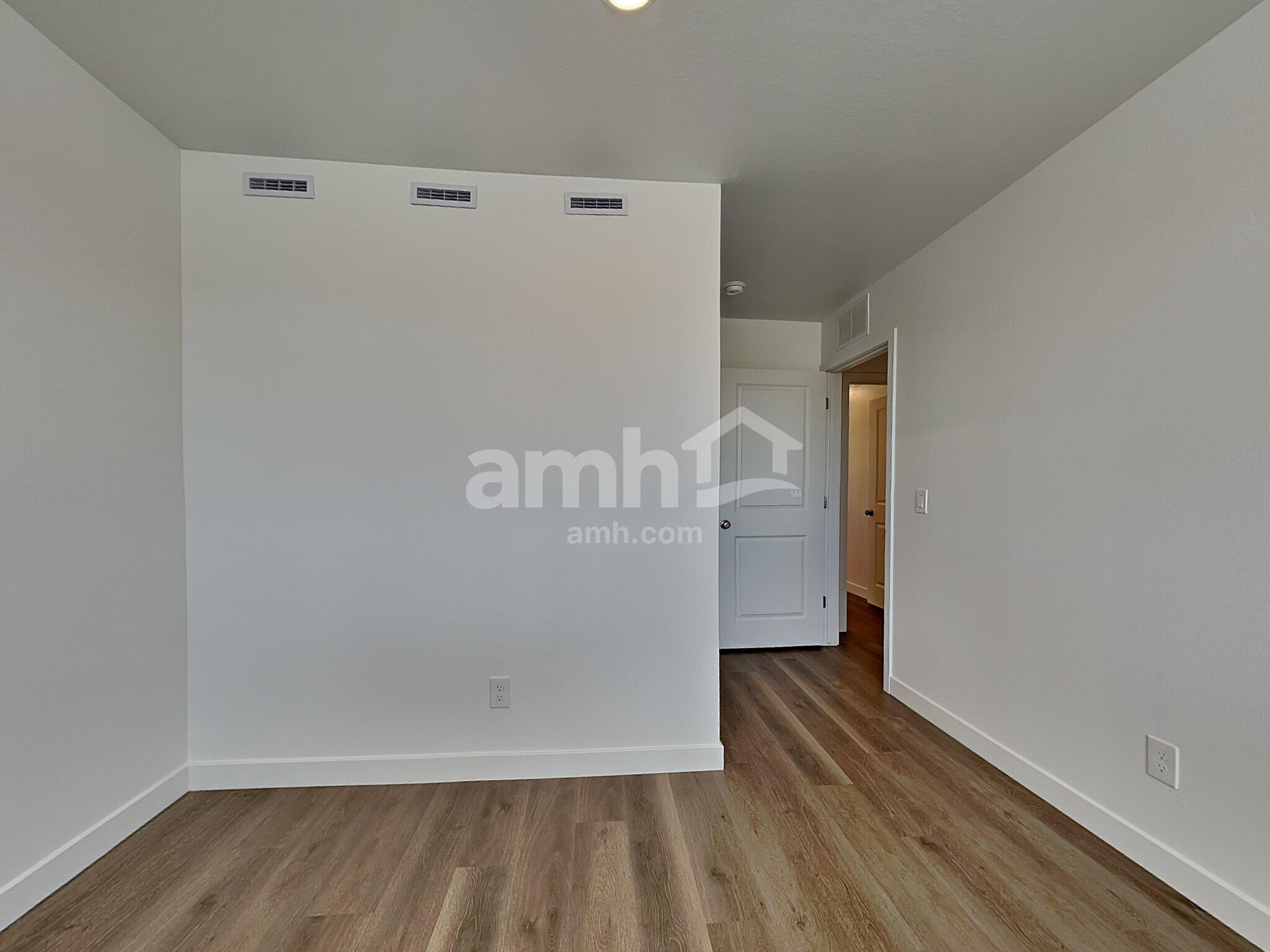 Building Photo - 20177 W Thomas Rd