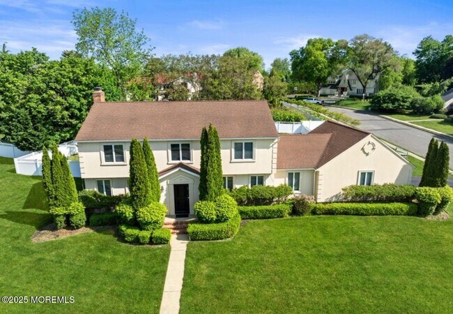 Building Photo - 16 Bridle Dr