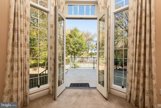 Building Photo - 2620 Love Point Rd