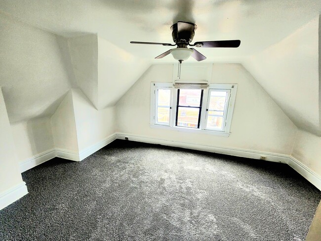 Building Photo - 44 Kendall Ave