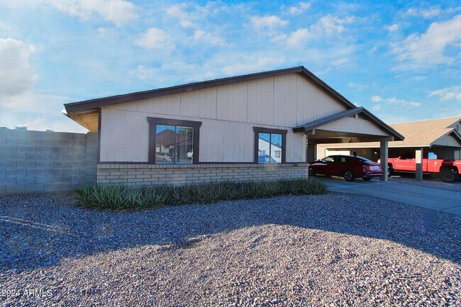 Primary Photo - 4661 E Camino St