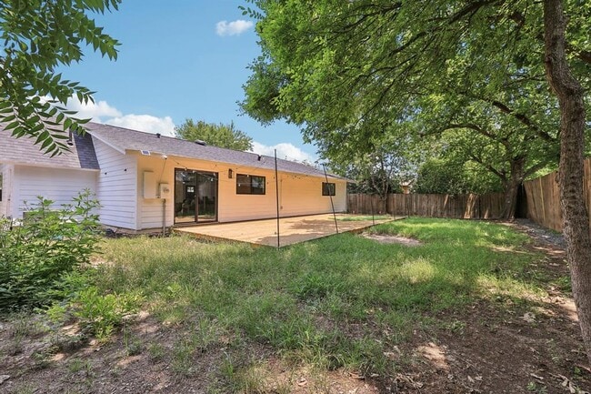 Building Photo - 2615 Baxter Dr