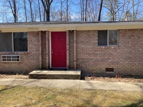 Building Photo - 460 Wells Dr