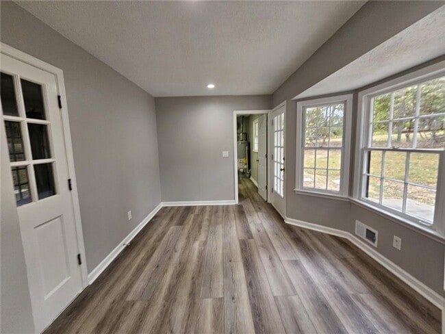 Building Photo - 999 Braselton Hwy