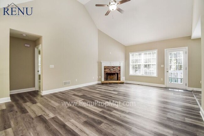 Building Photo - Fall Special: 1/2 off your first month! Av...