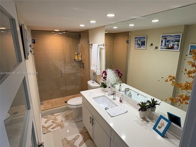 Building Photo - 2030 S Ocean Dr