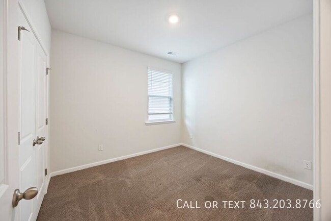 Building Photo - 103 Green Passage Ln