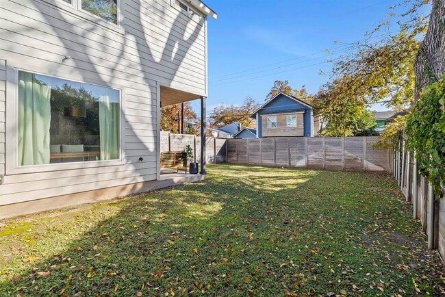 Building Photo - 404 Powell Cir