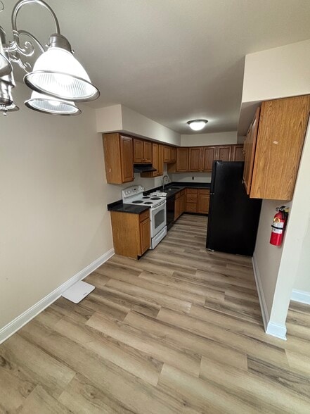 Building Photo - 241 Washington Pl