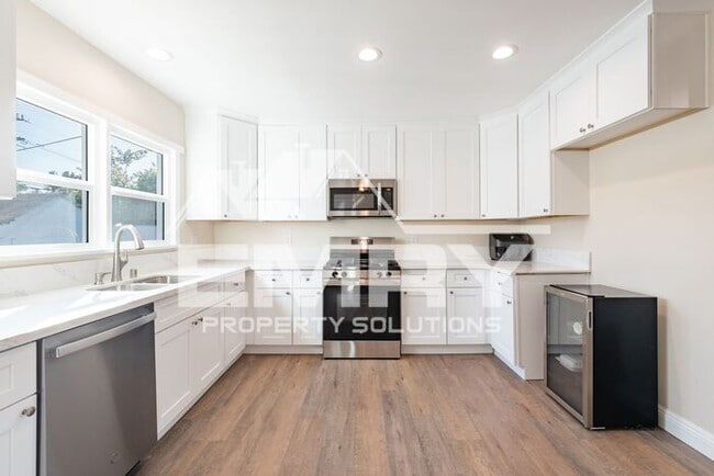 Building Photo - New 3 Bedroom 1 Bathroom House for Rent in Ontario CA 91764