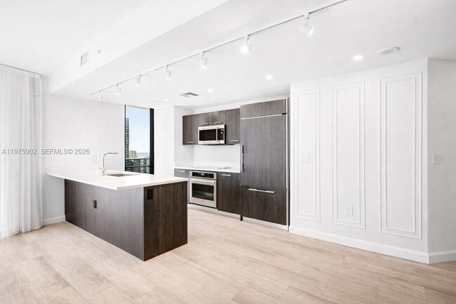 Building Photo - 45 SW 9th St