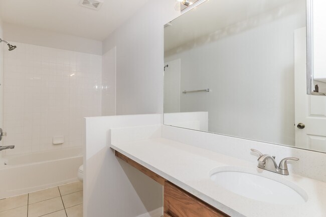 Building Photo - 4404 Silver Falls Dr
