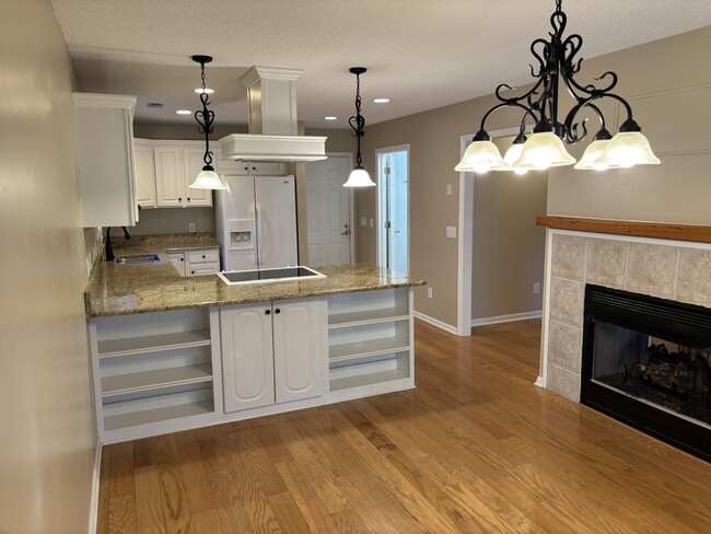 Building Photo - 480 Spring Lake Dr