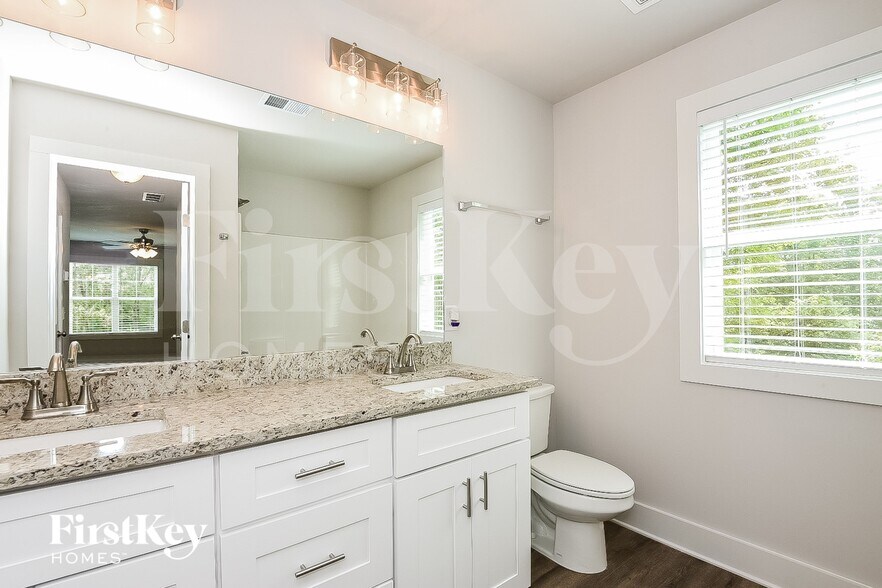 Building Photo - 6955 Overton Cir