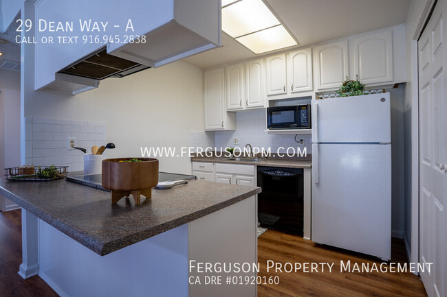 Building Photo - Recently Renovated Duplex in Folsom