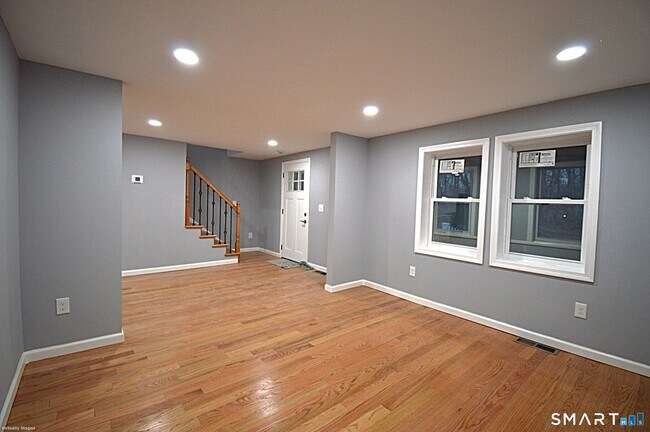 Building Photo - 17 Railroad Ave