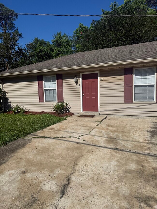 Building Photo - 1501 Magnolia St
