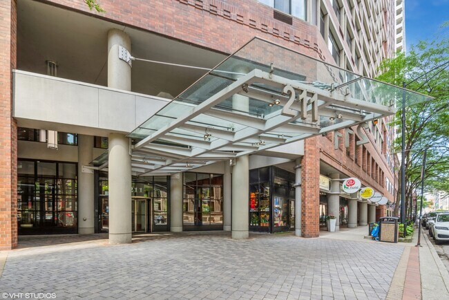Building Photo - 211 E Ohio St