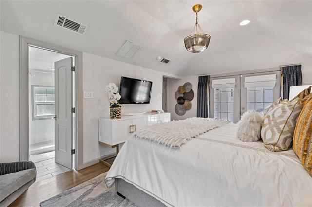 Building Photo - 5921 Kenwood Ave