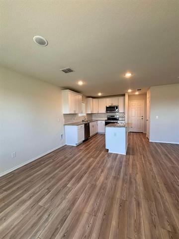 Building Photo - 4444 Sagecroft Rd