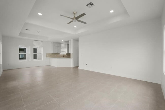 Building Photo - 510 2nd St