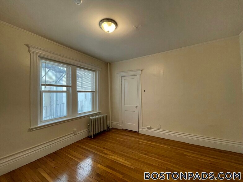 Building Photo - 1111 Beacon St