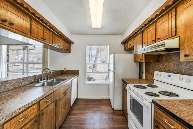 Building Photo - 217 Lazy Ln