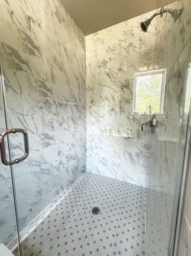 Building Photo - Retreat Model Home